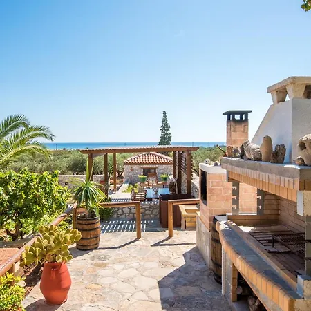 Faros Apartments *