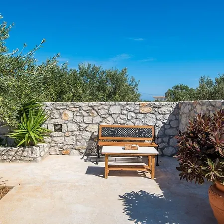 Daire Faros Apartments