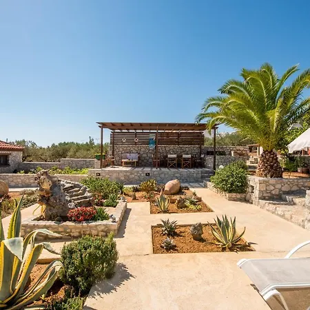 Faros Apartments